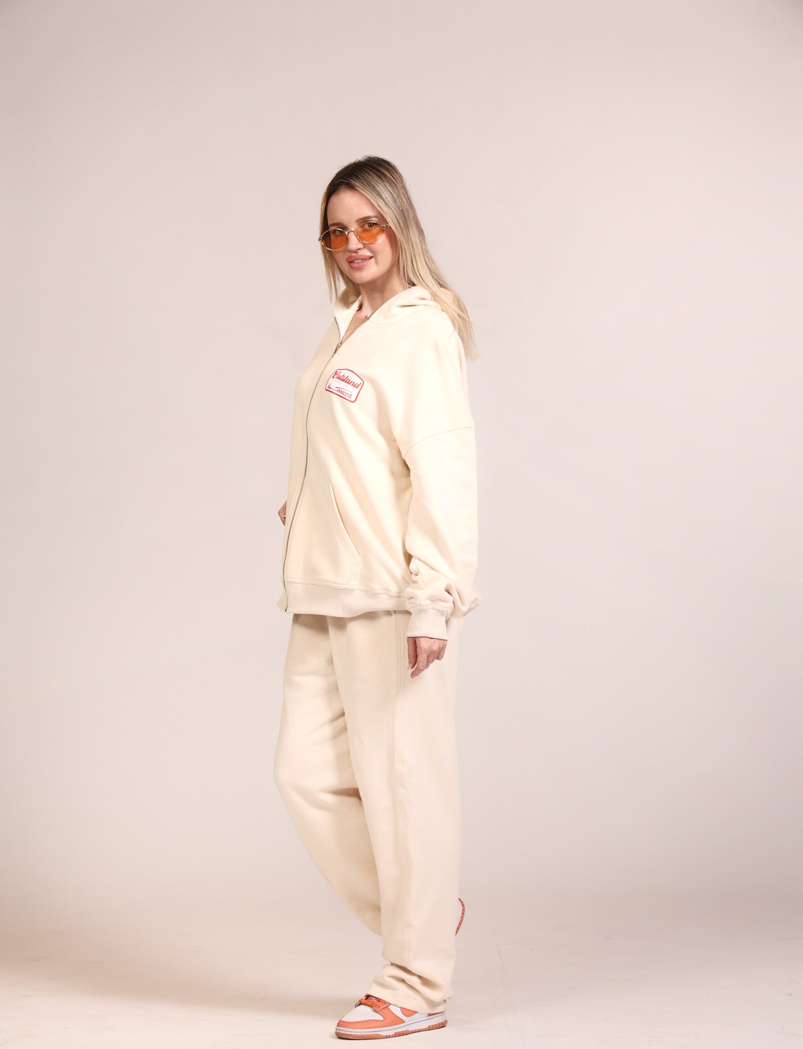 Outstand Sweatpant